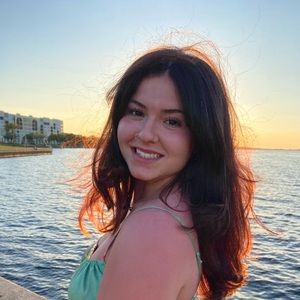 Meet your Posher, Viviana